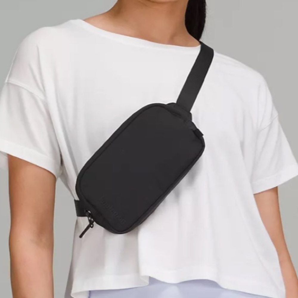 Lululemon Mini Belt Bag - Picture 2 of 11